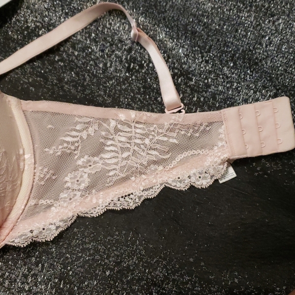Victoria Secret Bra💝*SOLD - Picture 6 of 6